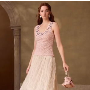 Regata de tricot com aplicação de flores